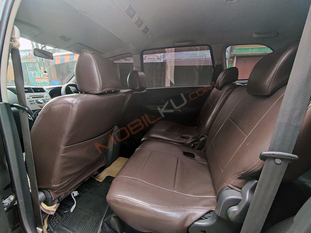 Mobil Toyota Avanza 2015