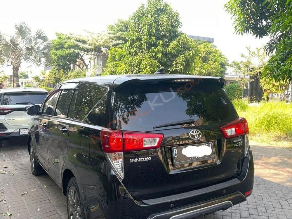 Mobil Toyota Kijang Innova 2016
