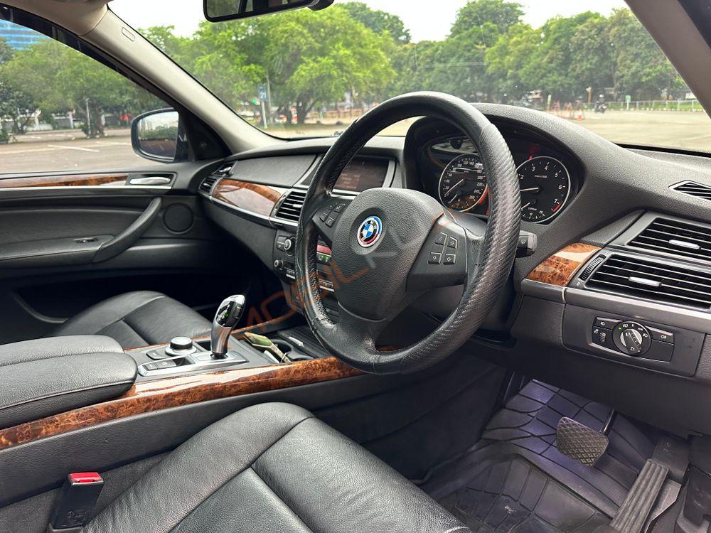 Mobil BMW X5 2008