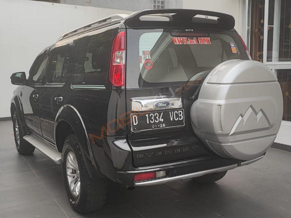Mobil Ford Everest 2012