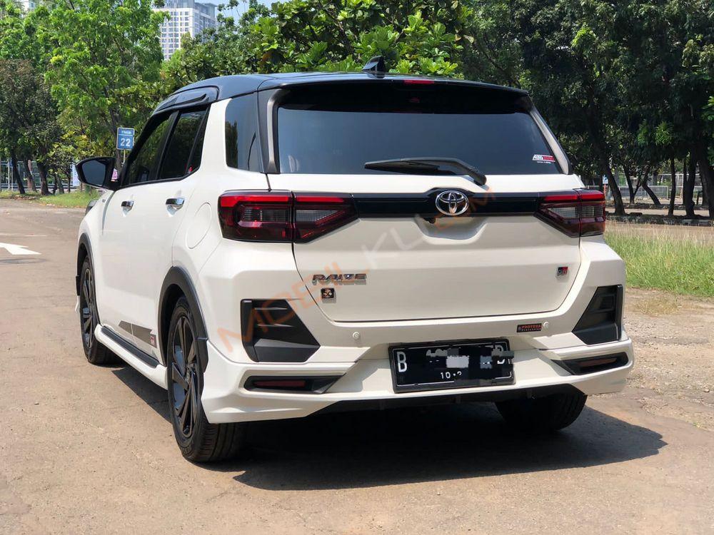 Mobil Toyota Raize 2021