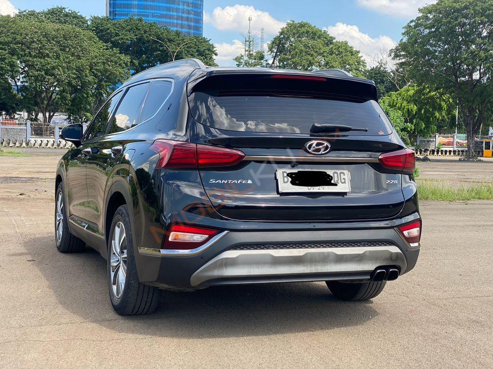 Mobil Hyundai Santa Fe 2018
