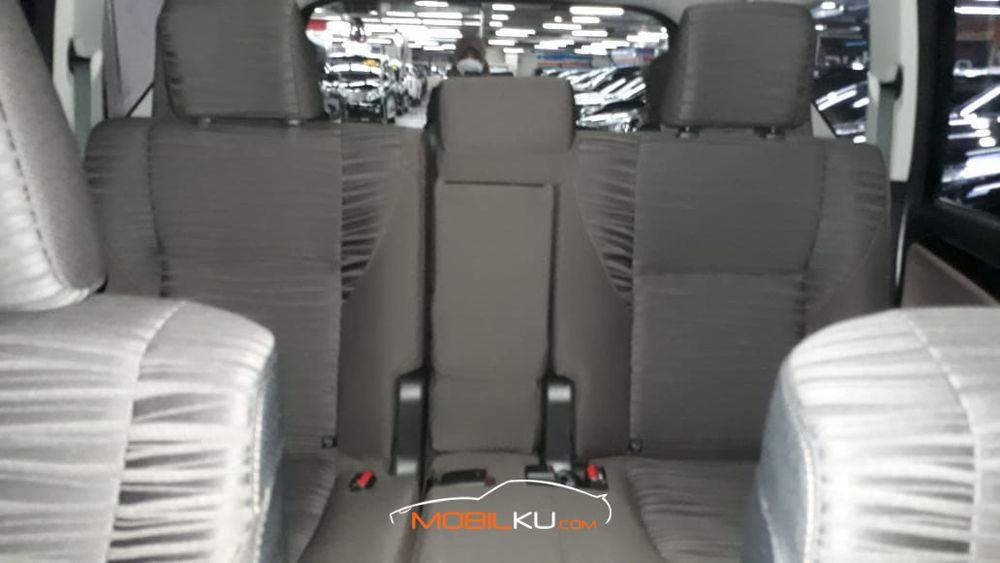 Mobil Toyota Kijang Innova 2021