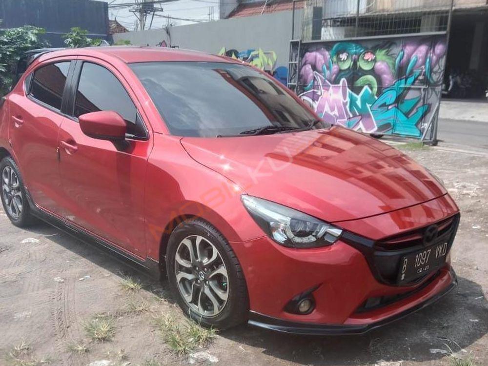 Mobil Mazda 2 Hatchback 2015