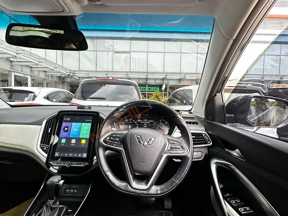 Mobil Wuling Almaz 2019