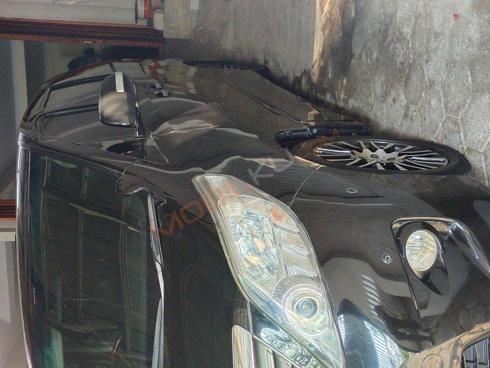 Mobil Toyota Alphard 2008