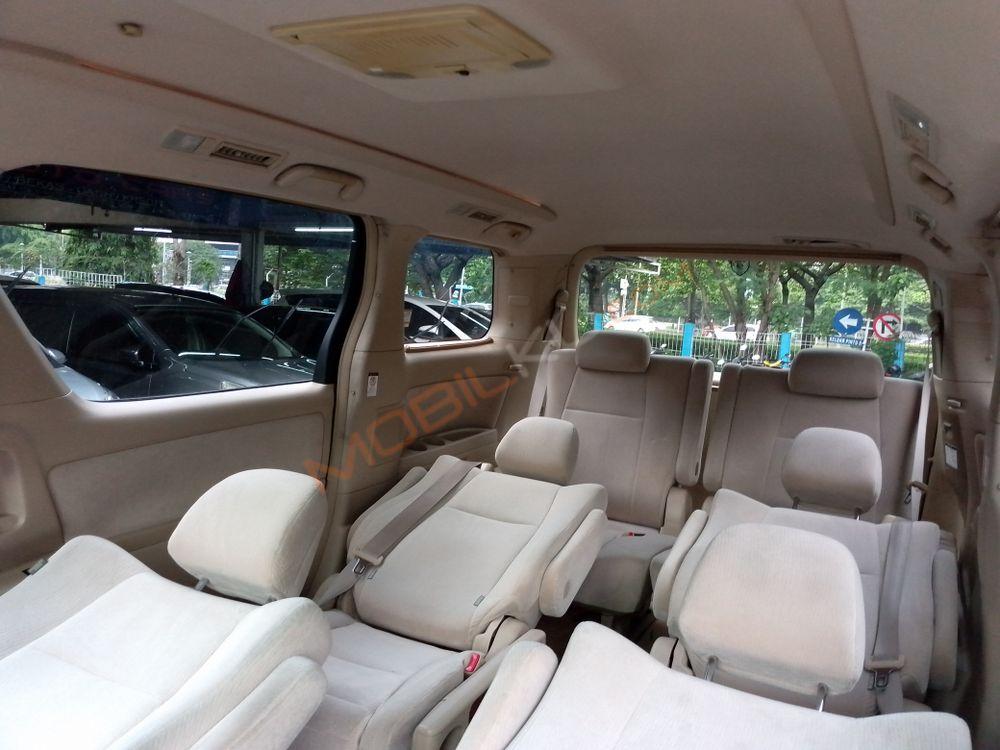 Mobil Toyota Alphard 2009