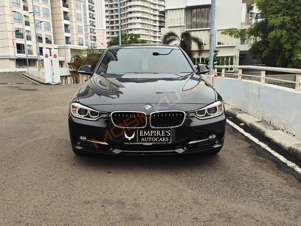 Mobil BMW 3 Series 2015