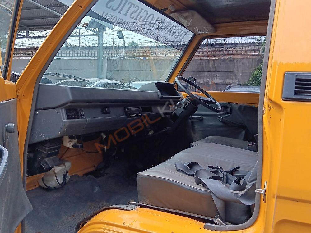 Mobil Mitsubishi L300 2019