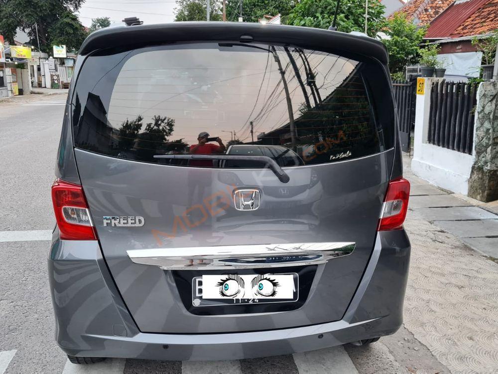 Mobil Honda Freed 2014