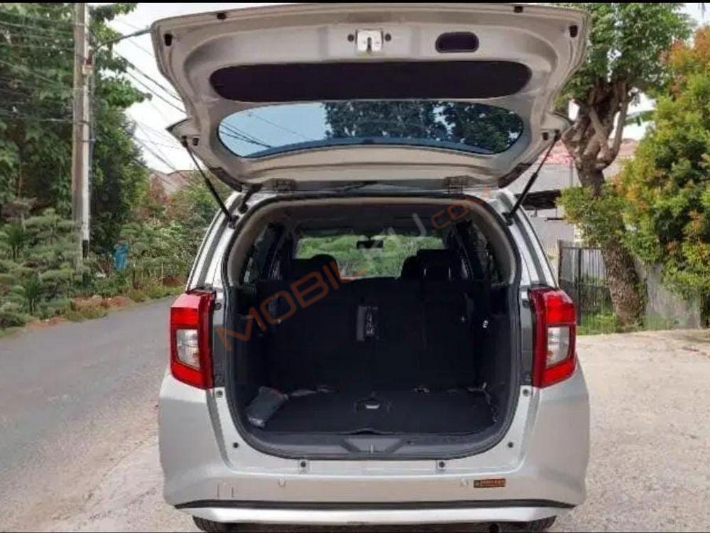 Mobil Daihatsu Sigra 2018