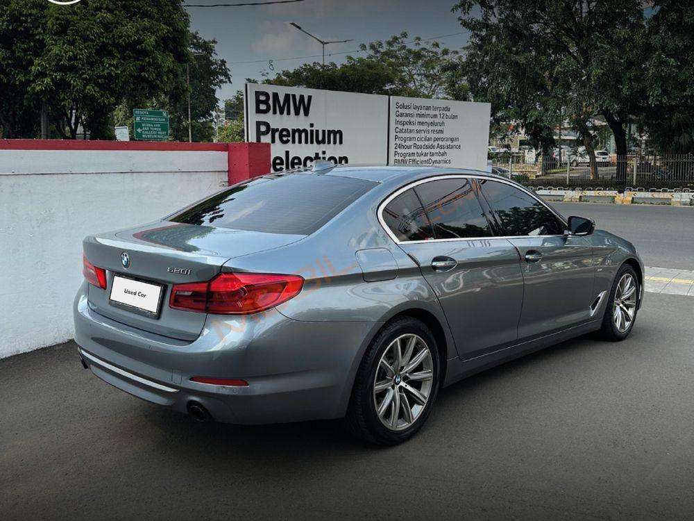Mobil BMW 5 Series 2018