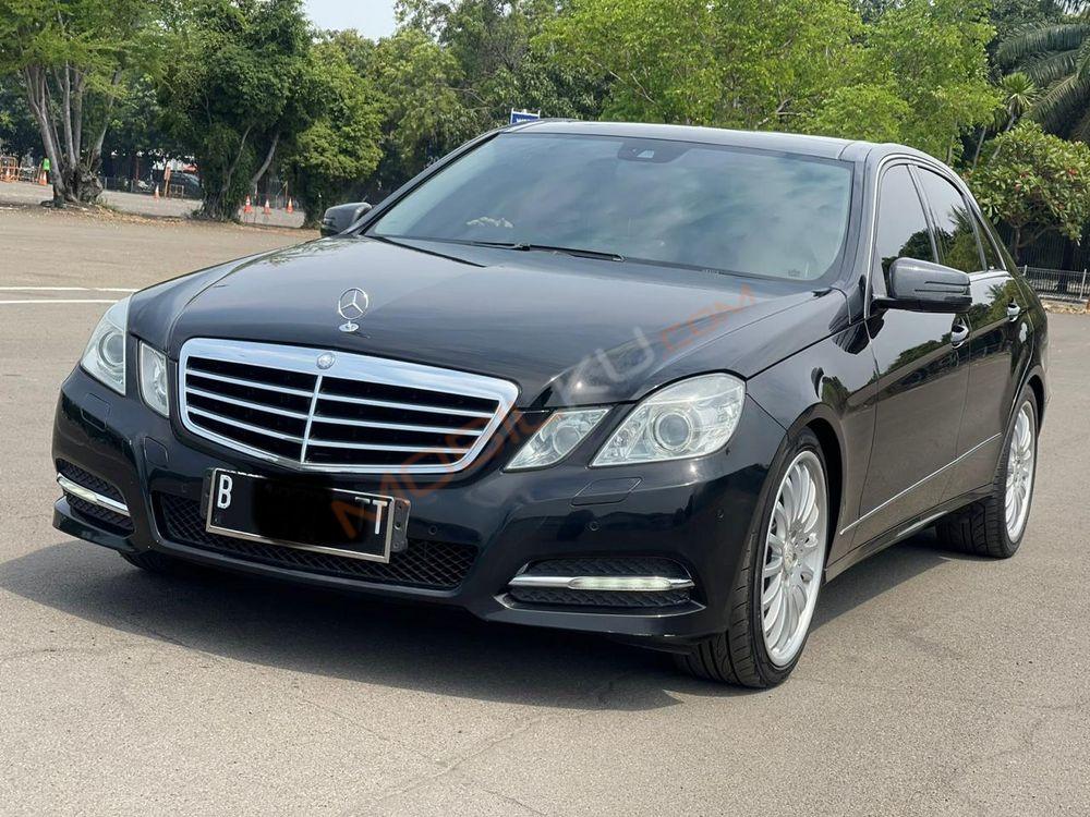 Mobil Mercedes-Benz E-Class 2011