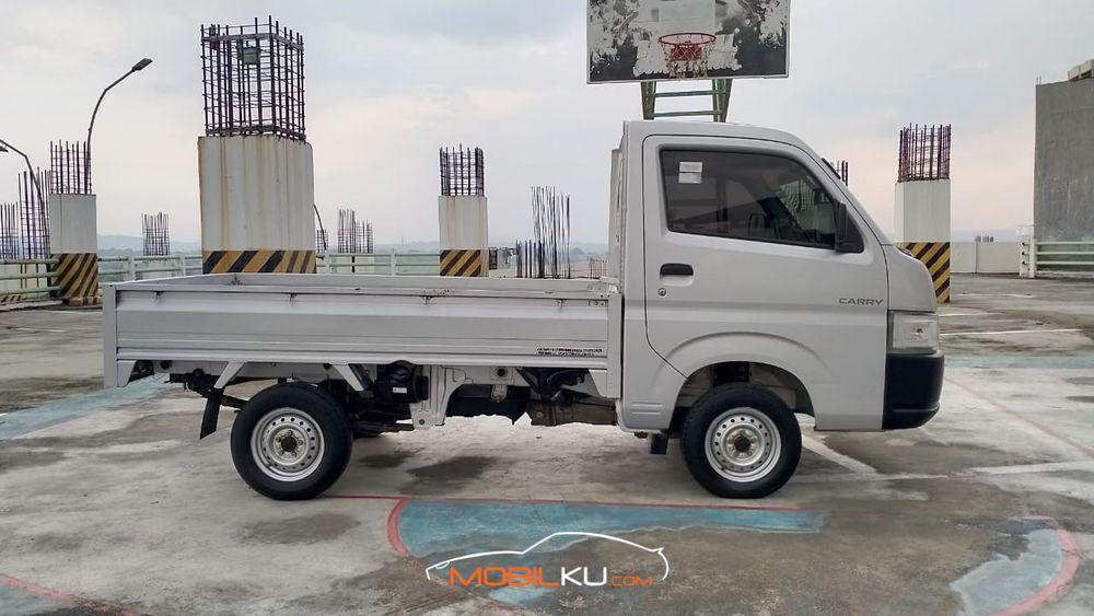 Mobil Suzuki Futura 2019