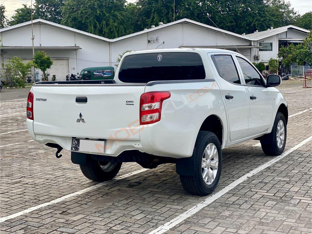 Mobil Mitsubishi Triton 2017