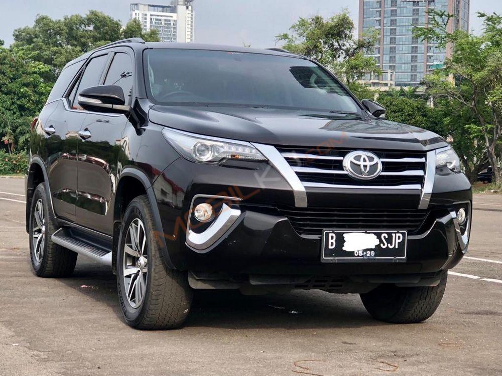 Mobil Toyota Fortuner 2016