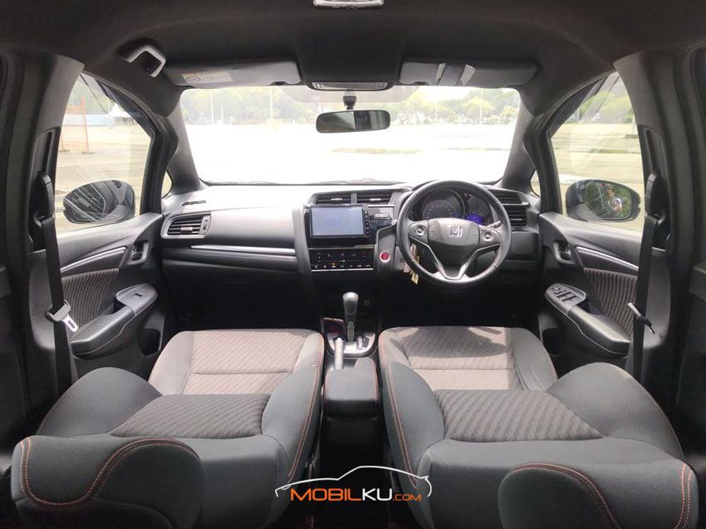 Mobil Honda Jazz 2018
