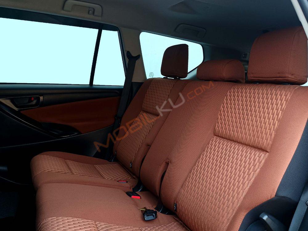 Mobil Toyota Kijang Innova 2020