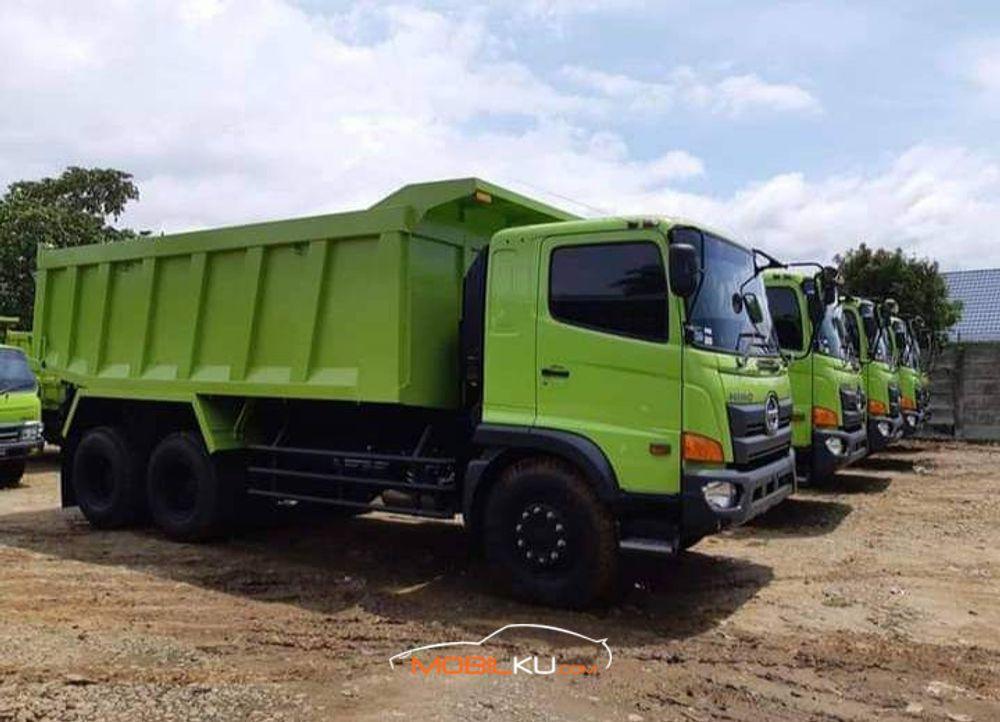 Mobil Hino R260 2016
