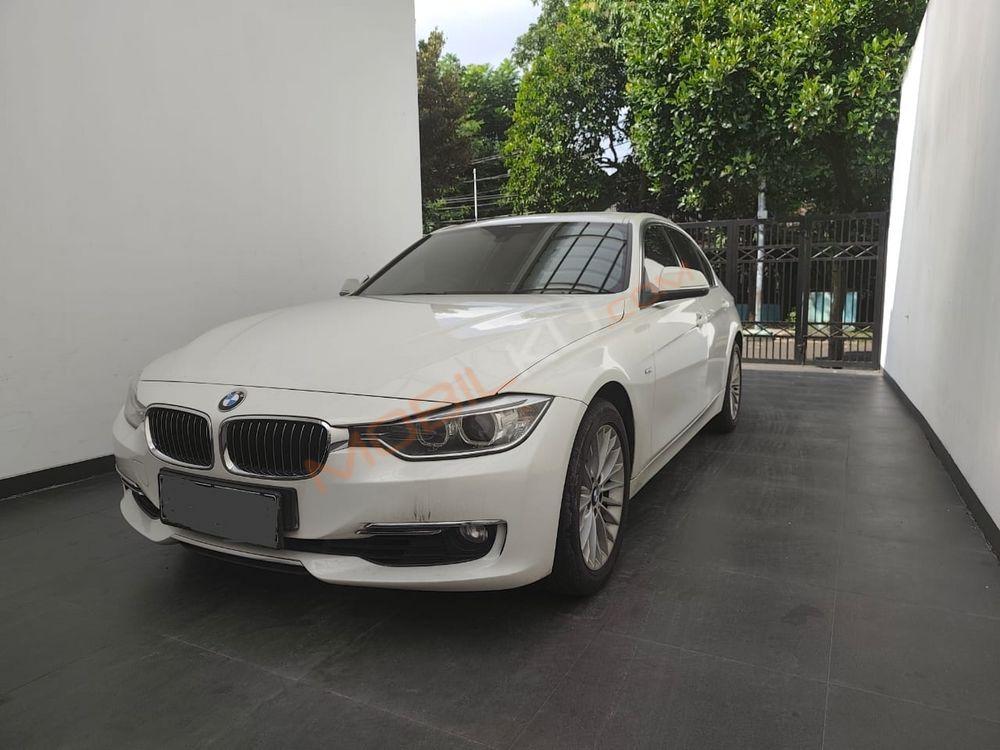 Mobil BMW 3 Series 2014