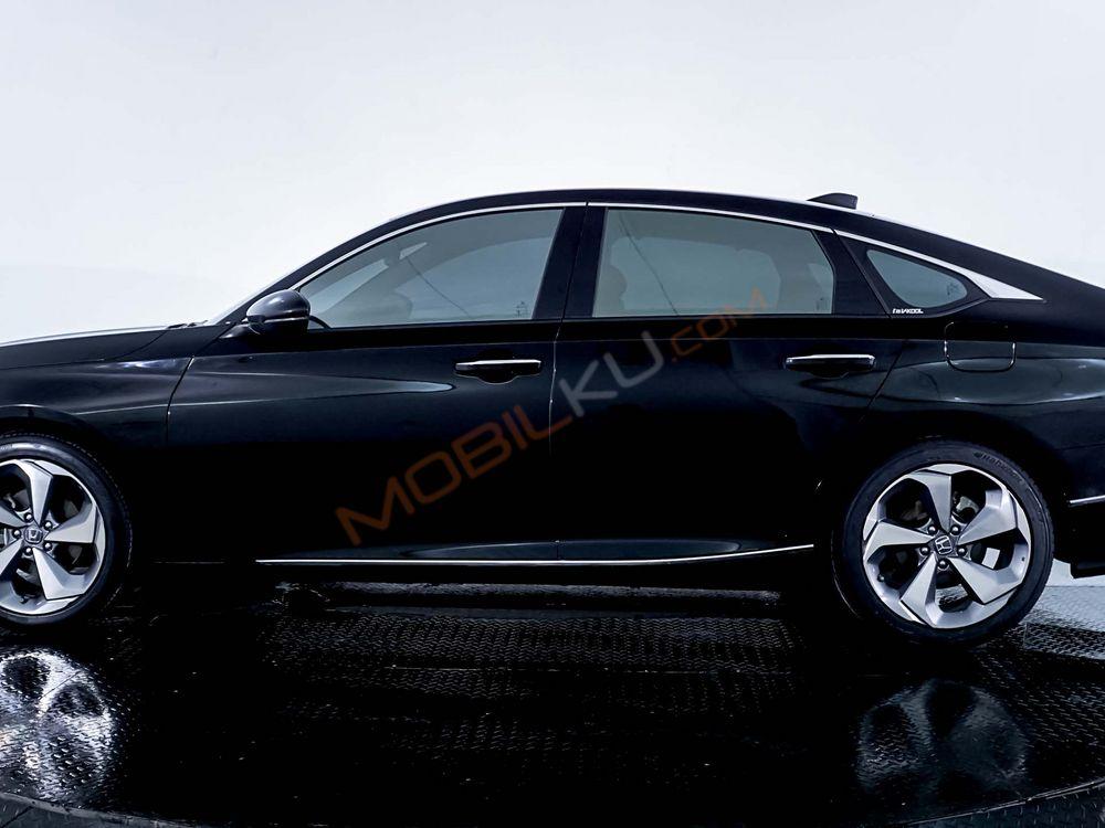 Mobil Honda Accord 2020