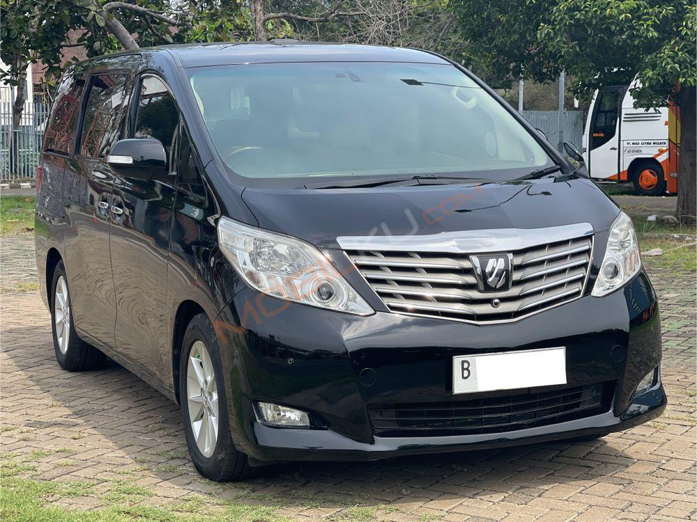 Mobil Toyota Alphard 2009