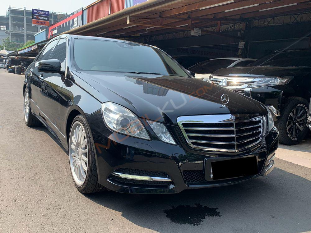 Mobil Mercedes-Benz E-Class 2011