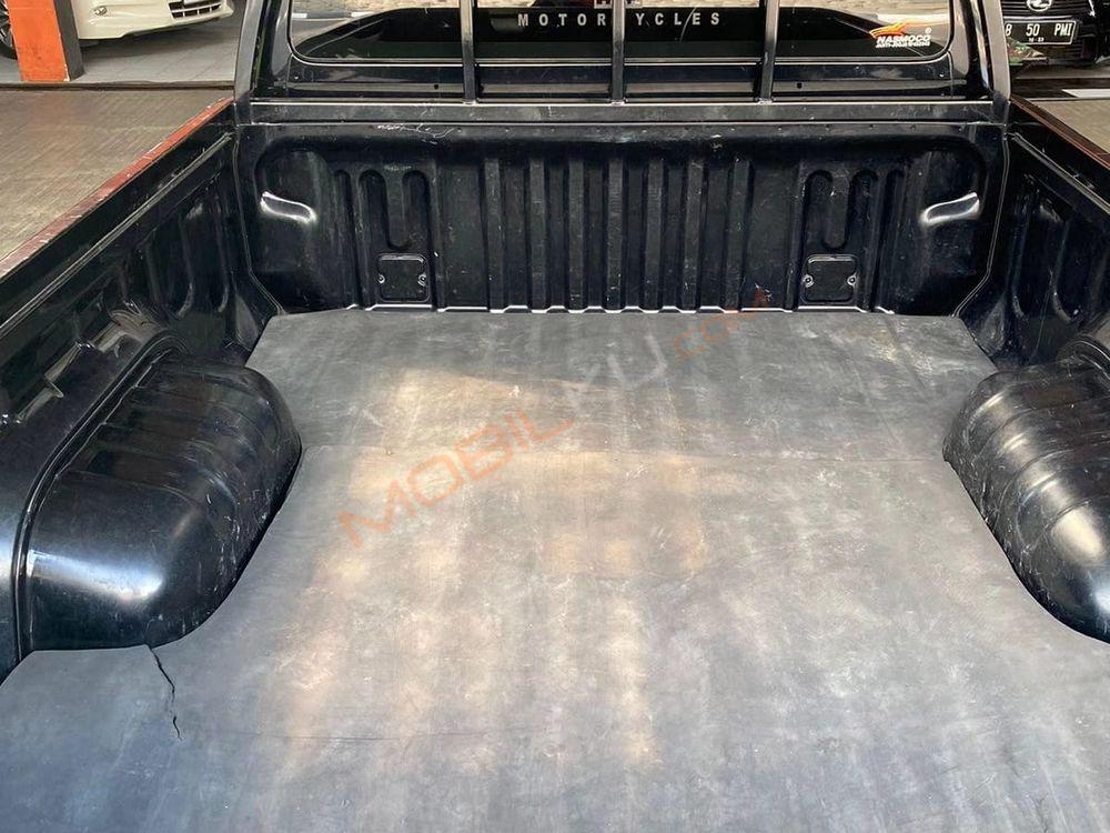 Mobil Toyota Hilux 2018