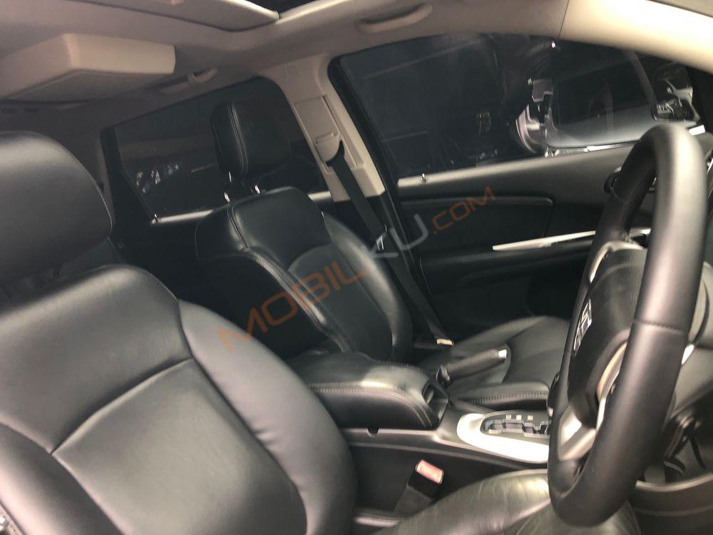 Mobil Dodge Journey 2013