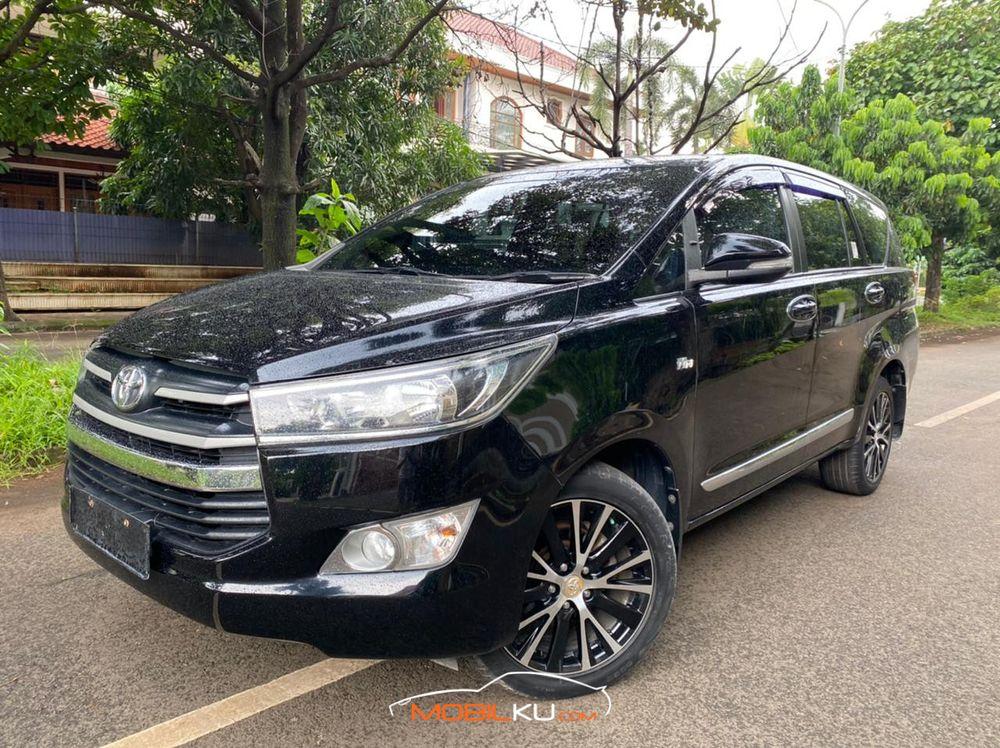 Mobil Toyota Kijang Innova 2016