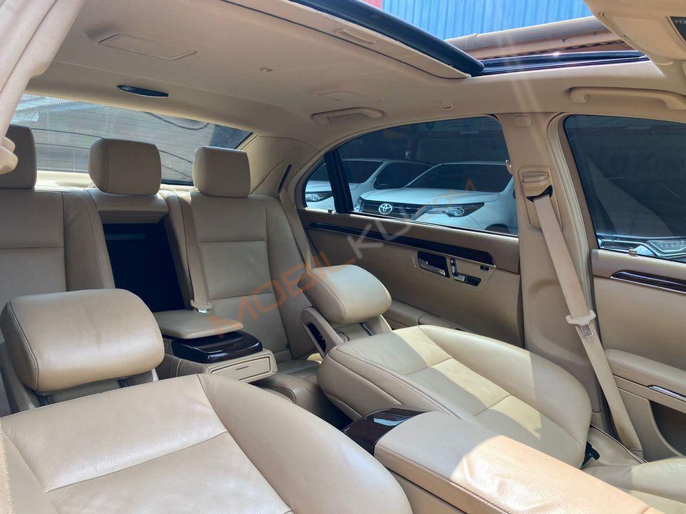 Mobil Mercedes-Benz S-Class 2011