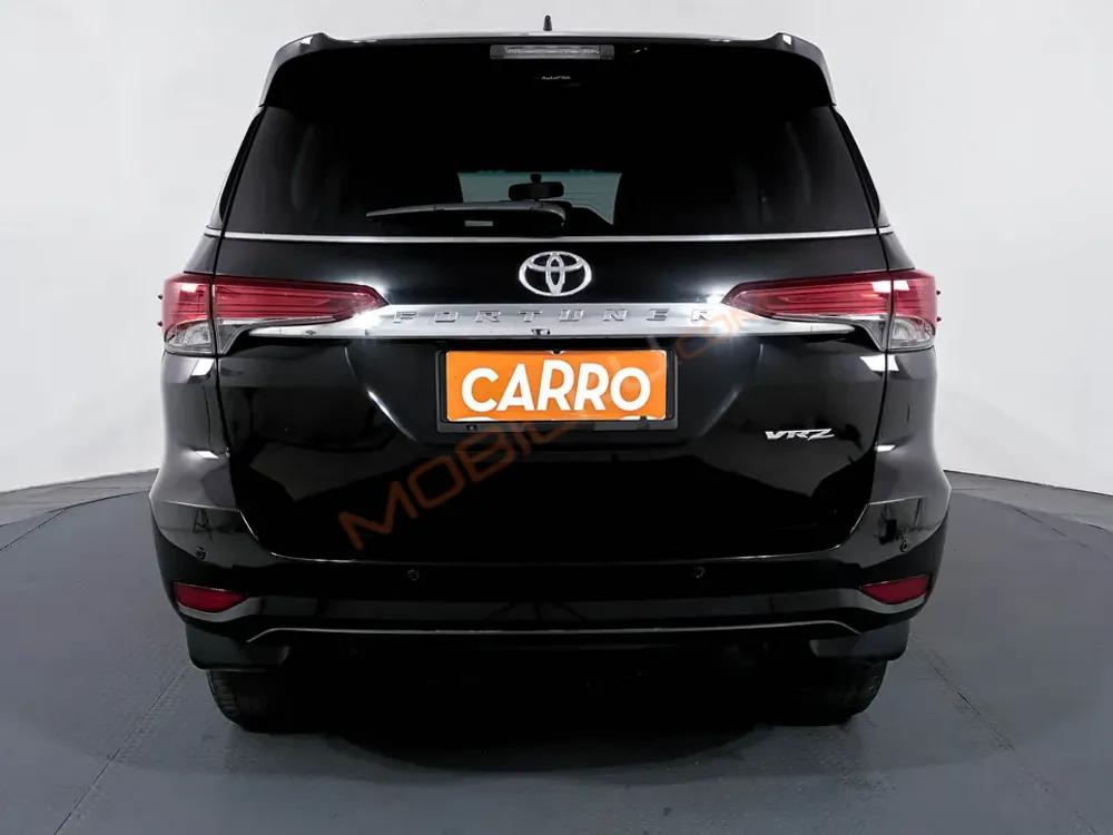 Mobil Toyota Fortuner 2018