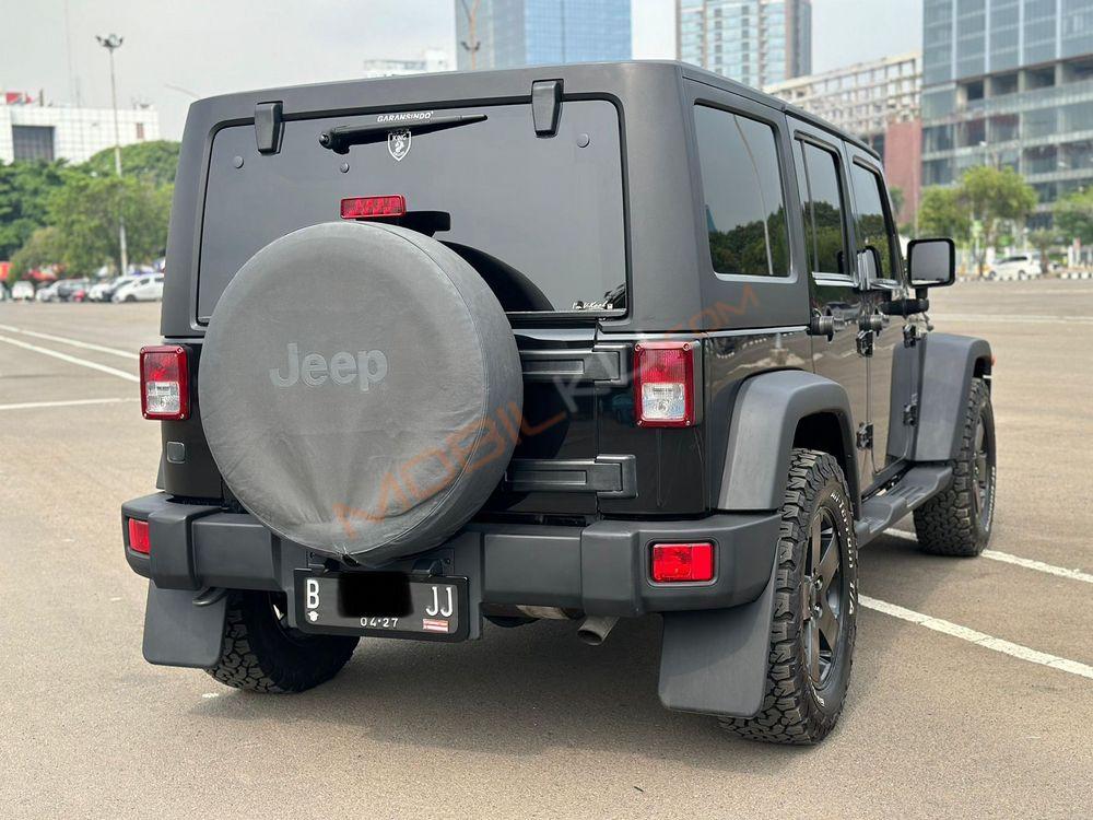Mobil Jeep Wrangler 2011