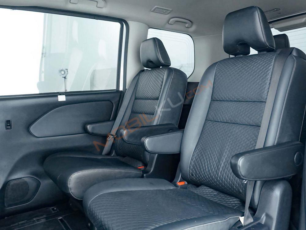 Mobil Nissan Serena 2019