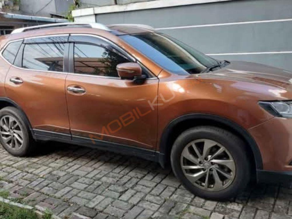 Mobil Nissan X-Trail 2016