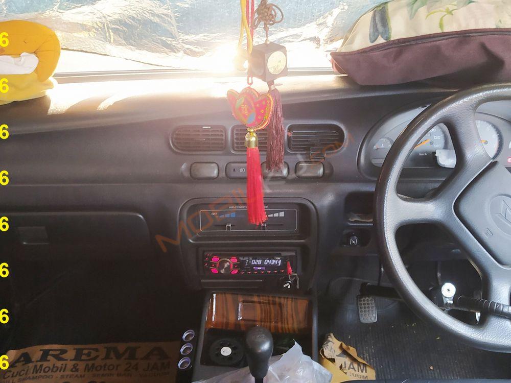 Mobil Daihatsu Zebra 2006