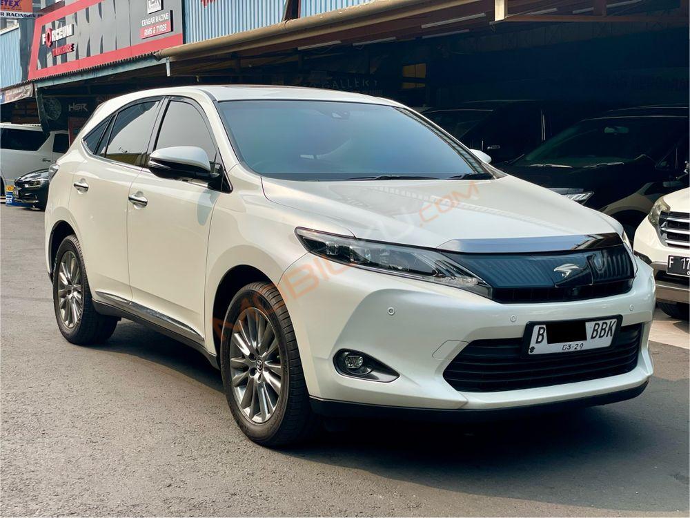 Mobil Toyota Harrier 2014