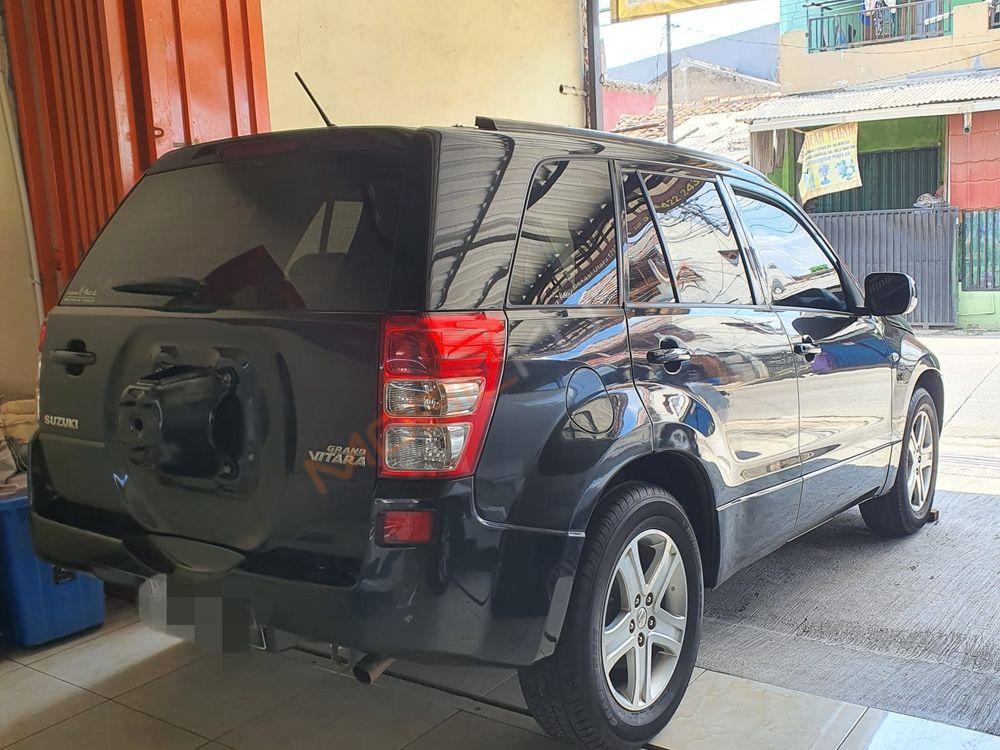 Mobil Suzuki Grand Vitara 2008