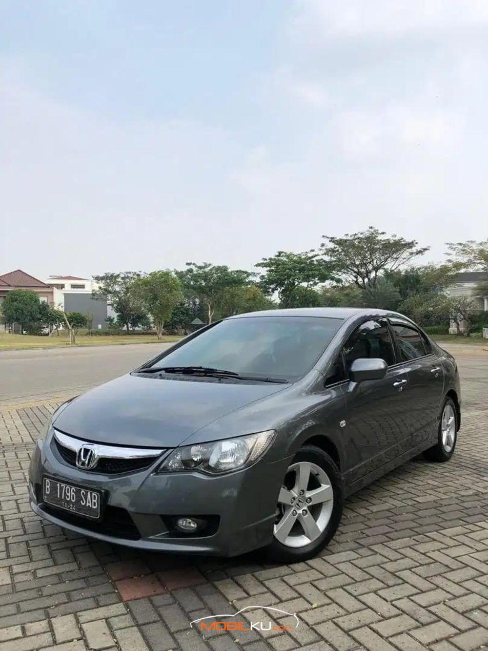 Mobil Honda Civic Sedan 2009