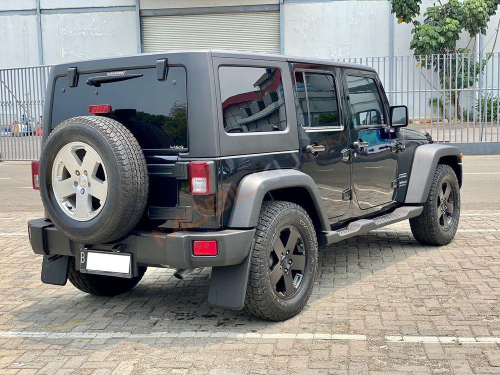 Mobil Jeep Wrangler 2011