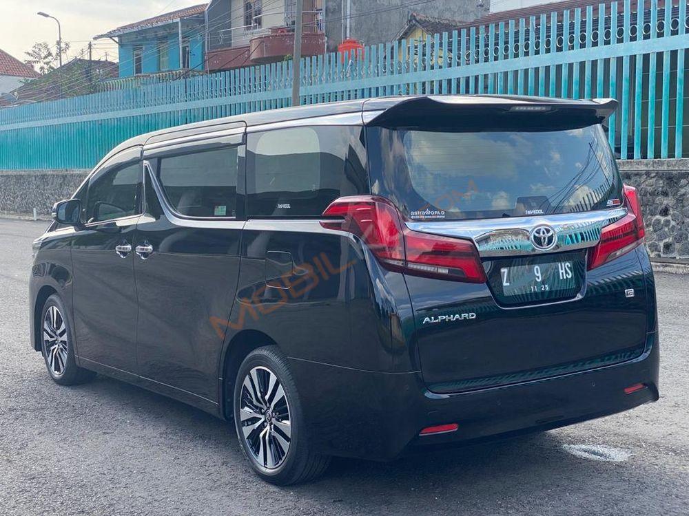 Mobil Toyota Alphard 2020