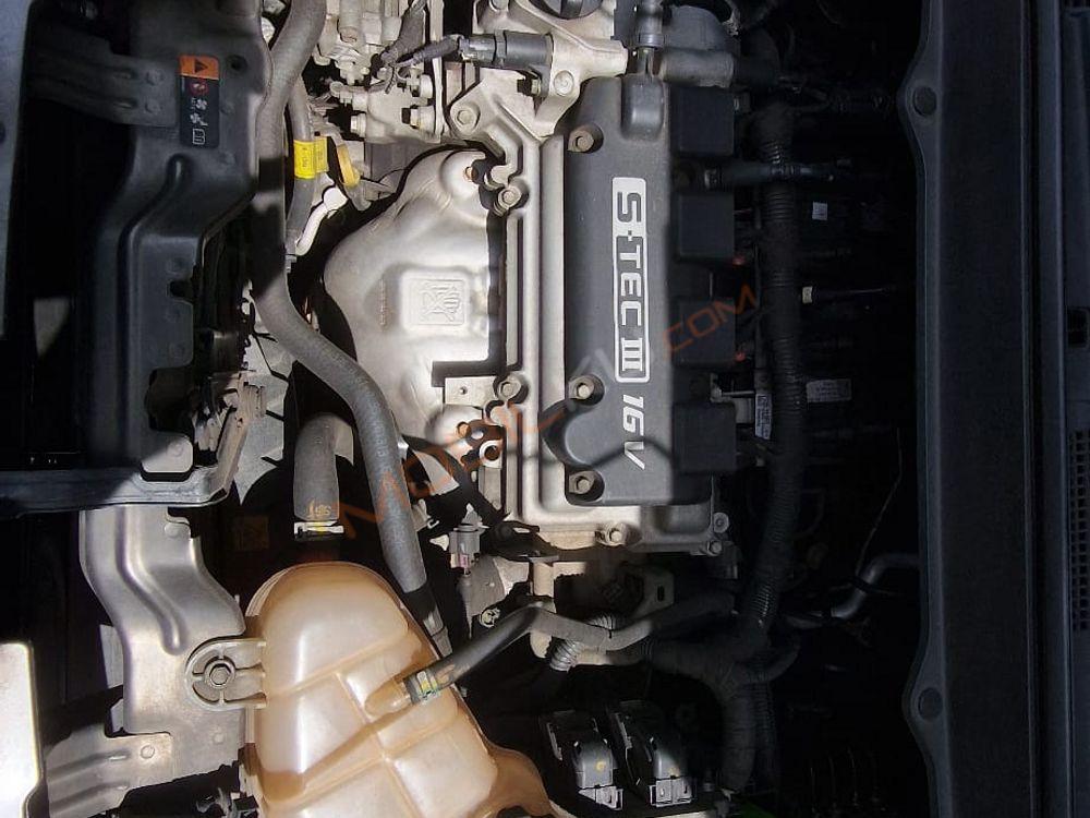 Mobil Chevrolet Spin 2013