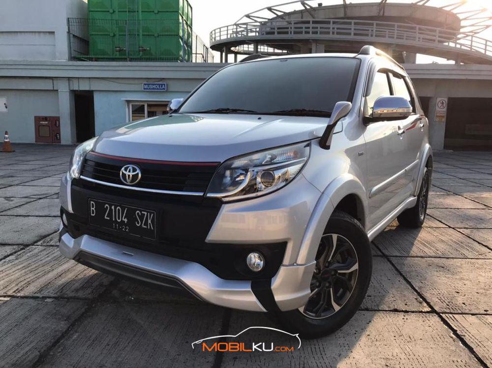 Mobil Toyota Rush 2017