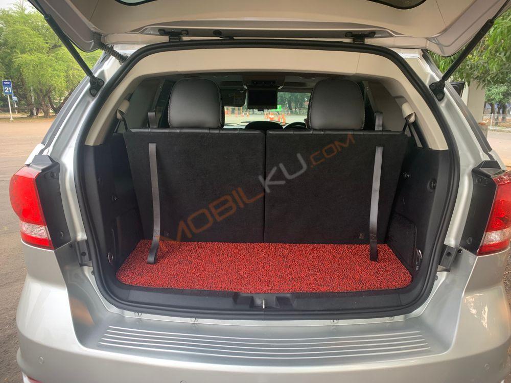 Mobil Dodge Journey 2014