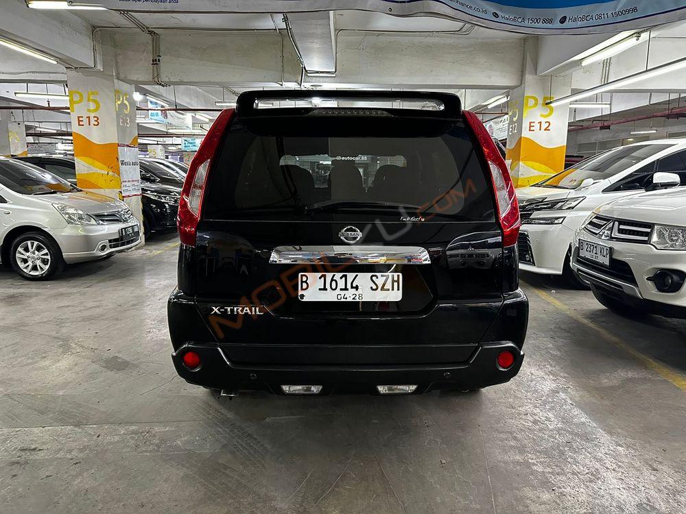 Mobil Nissan X-Trail 2012