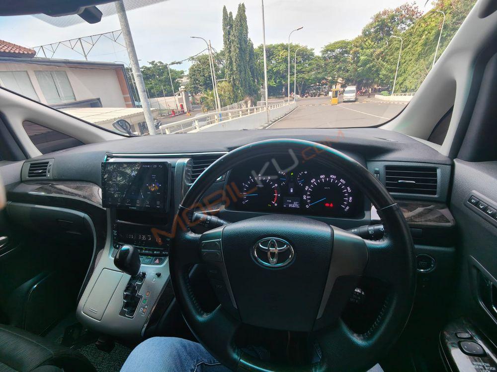 Mobil Toyota Alphard 2014