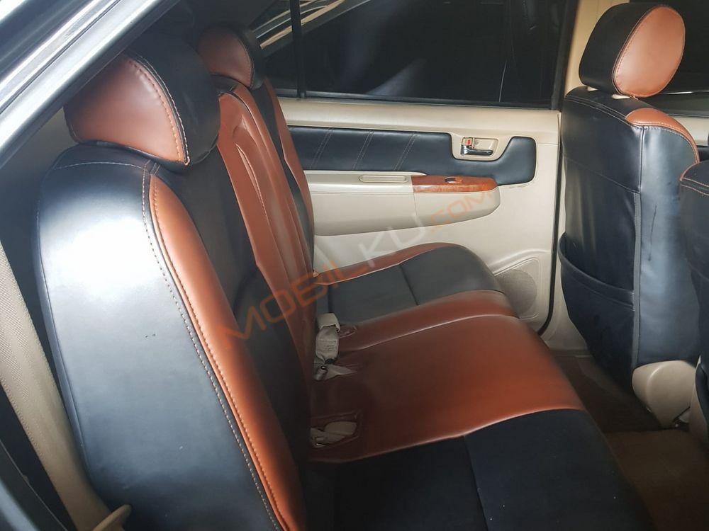 Mobil Toyota Fortuner 2009