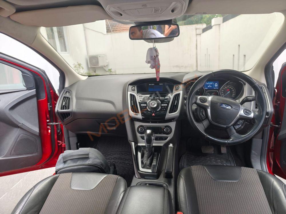 Mobil Ford Fiesta 2014