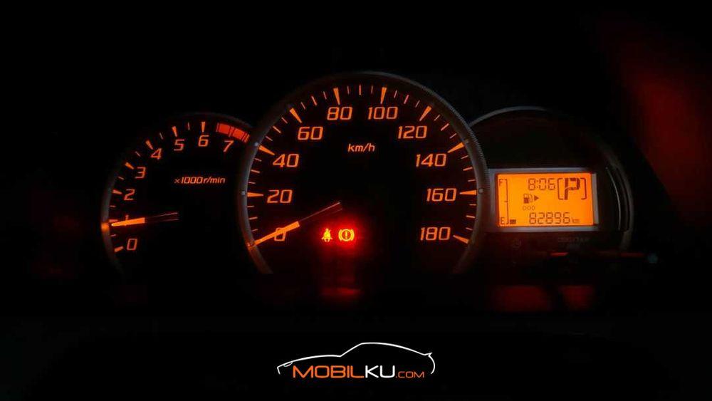 Mobil Toyota Avanza 2015