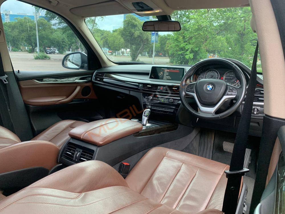 Mobil BMW X5 2016